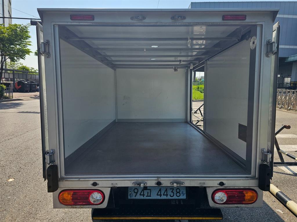Small Truck Normal Box(Low Deck) - Vista 5