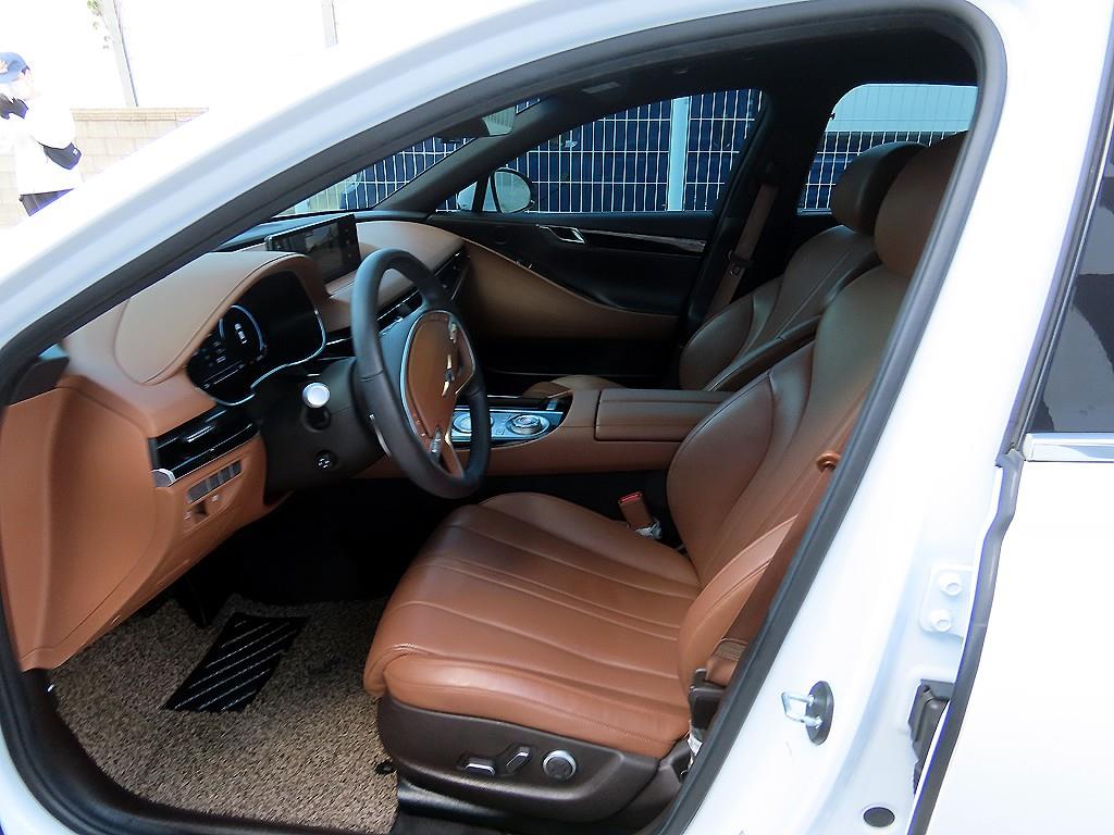 Genesis G80 - Vista 5