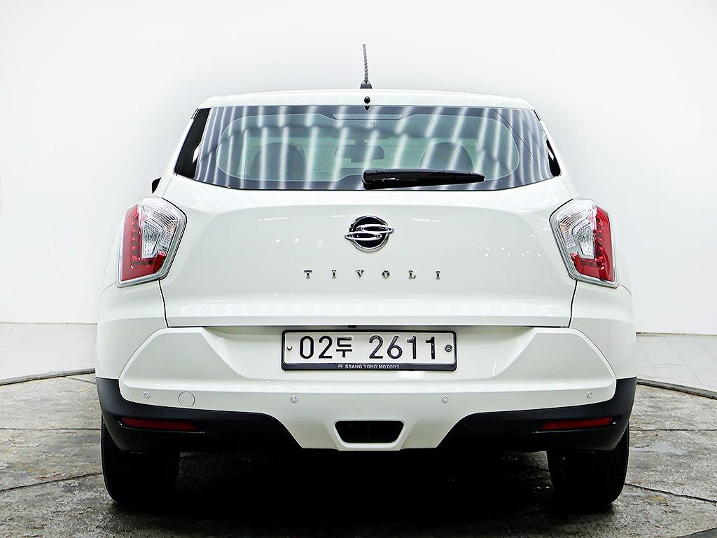 Ssangyong Tivoli - Vista 5