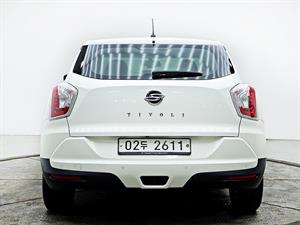 Ssangyong Tivoli - Vista 6