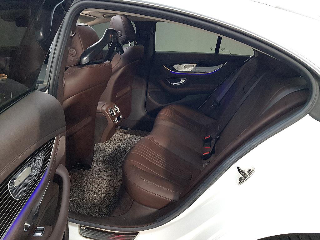 Mercedes Benz CLS Class - Vista 9