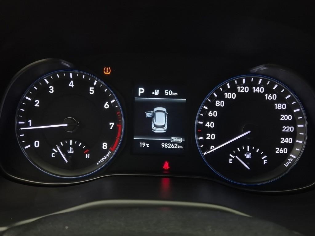 HYUNDAI Kona - Vista 6