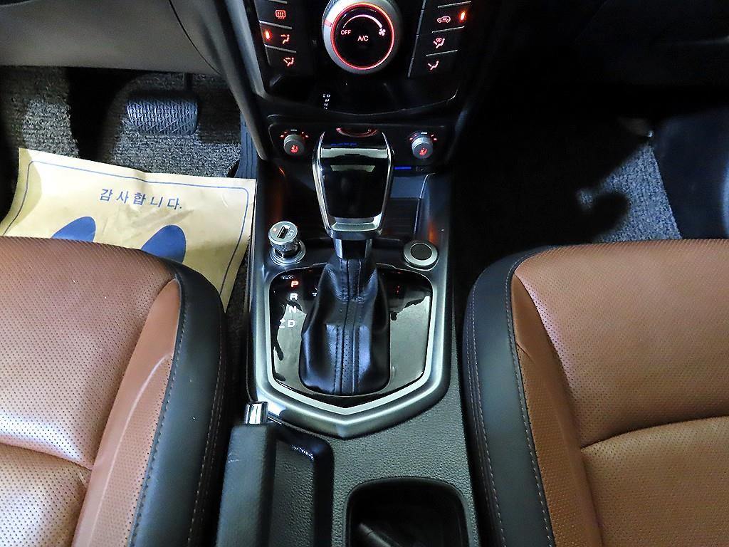 Ssangyong Tivoli - Vista 12