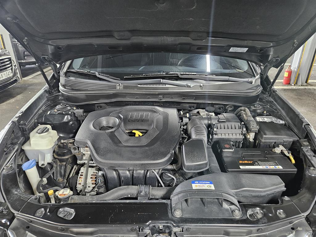HYUNDAI Sonata - Vista 10