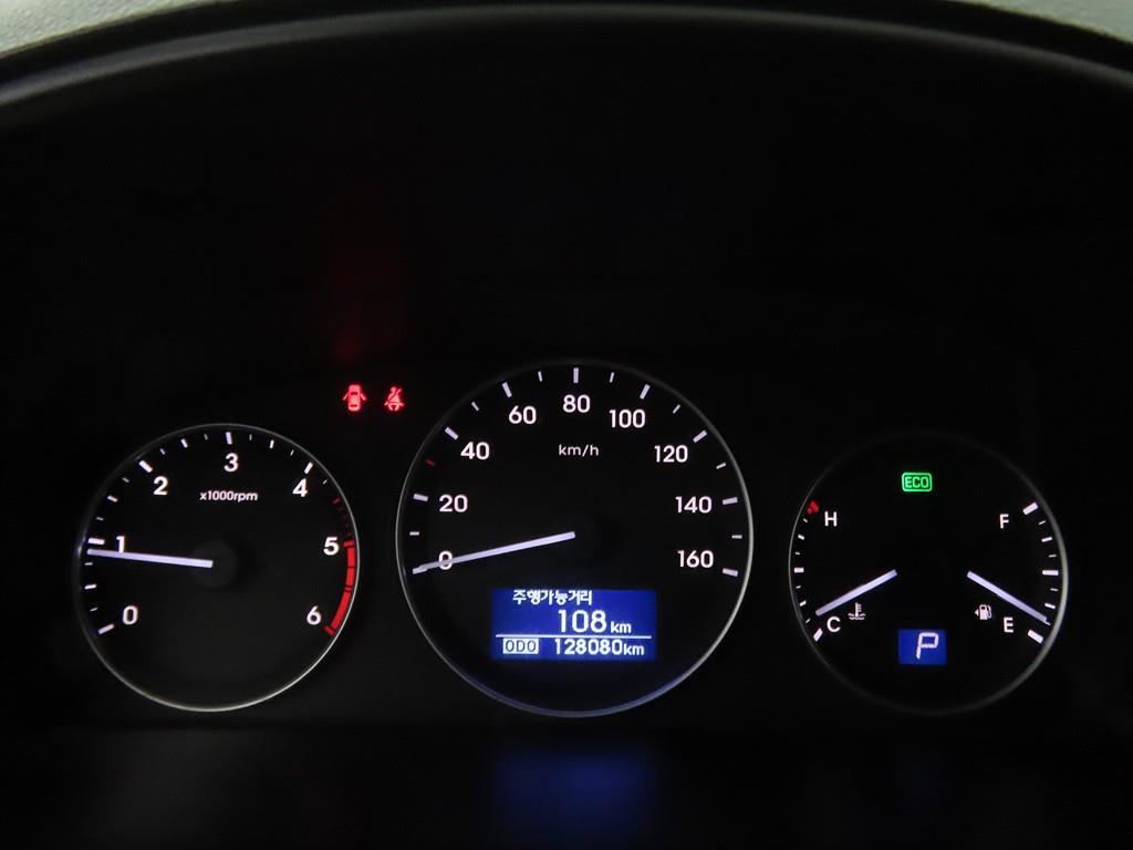 HYUNDAI Starex - Vista 10
