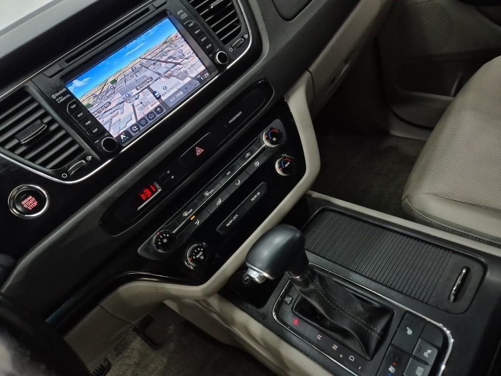 KIA Carnival 2018 Blanco - Importación desde Corea - HF Imports Iquique - Foto 18