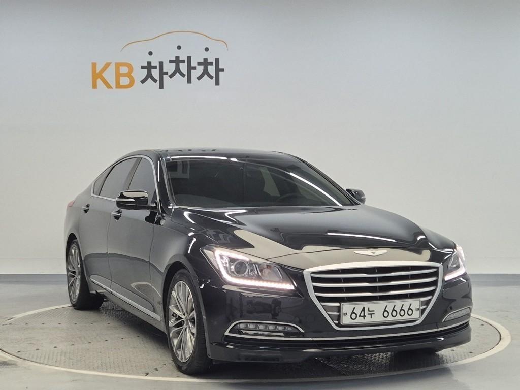 HYUNDAI Genesis - Vista 4