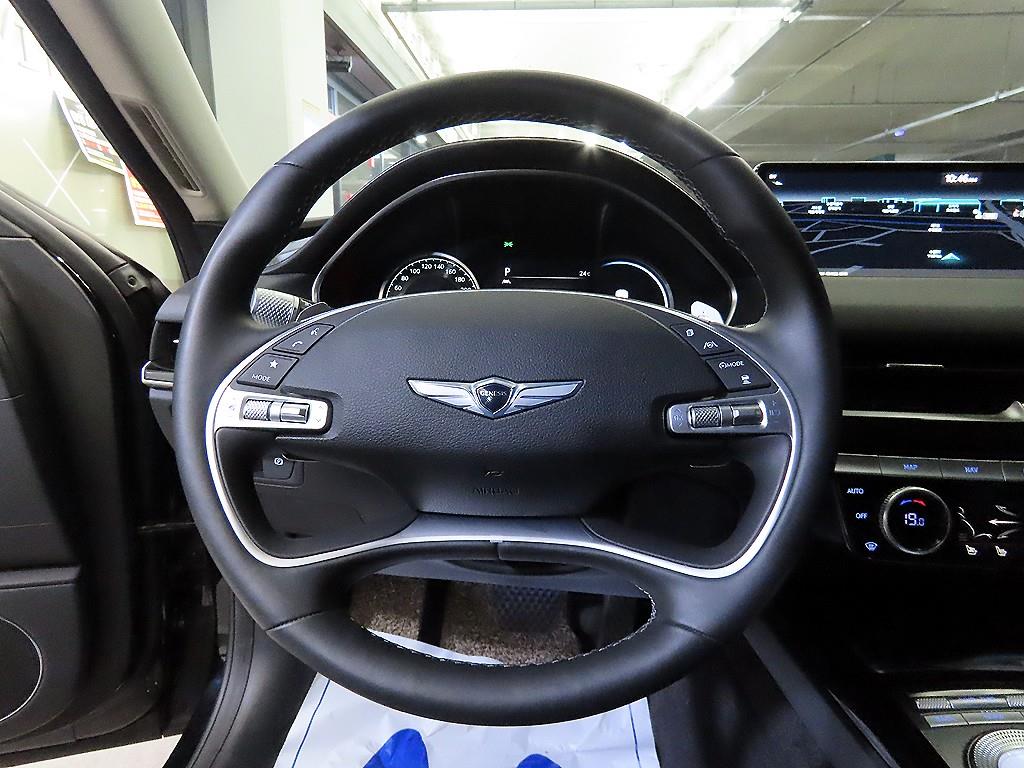 Genesis G80 - Vista 8