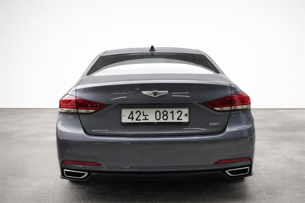 HYUNDAI Genesis - Vista 3