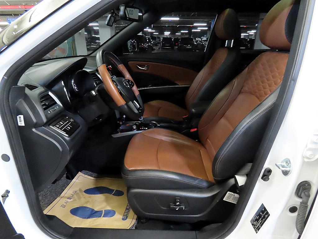 Ssangyong Tivoli - Vista 6