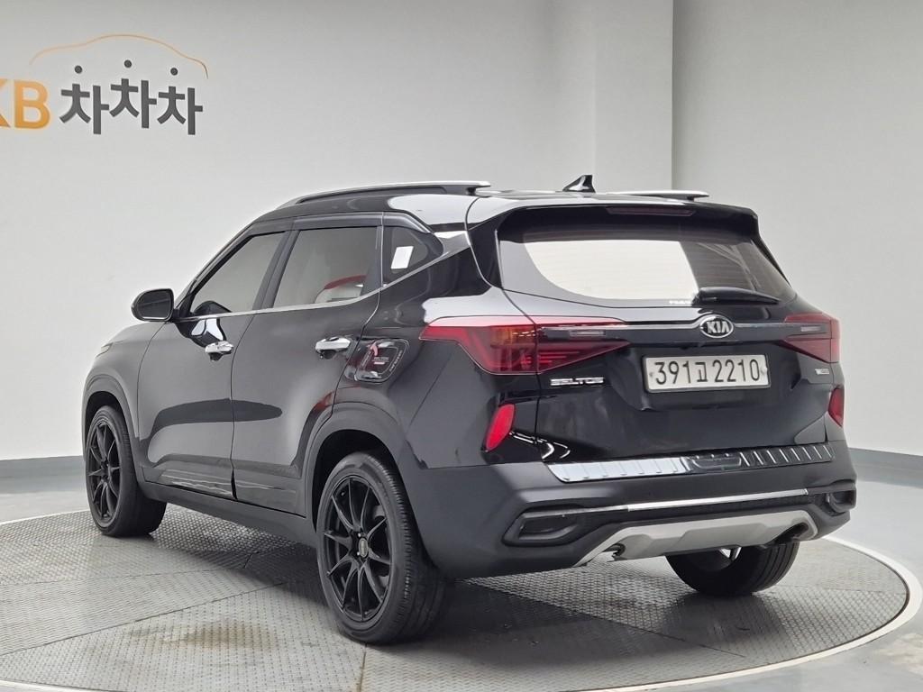 KIA Seltos - Vista 4