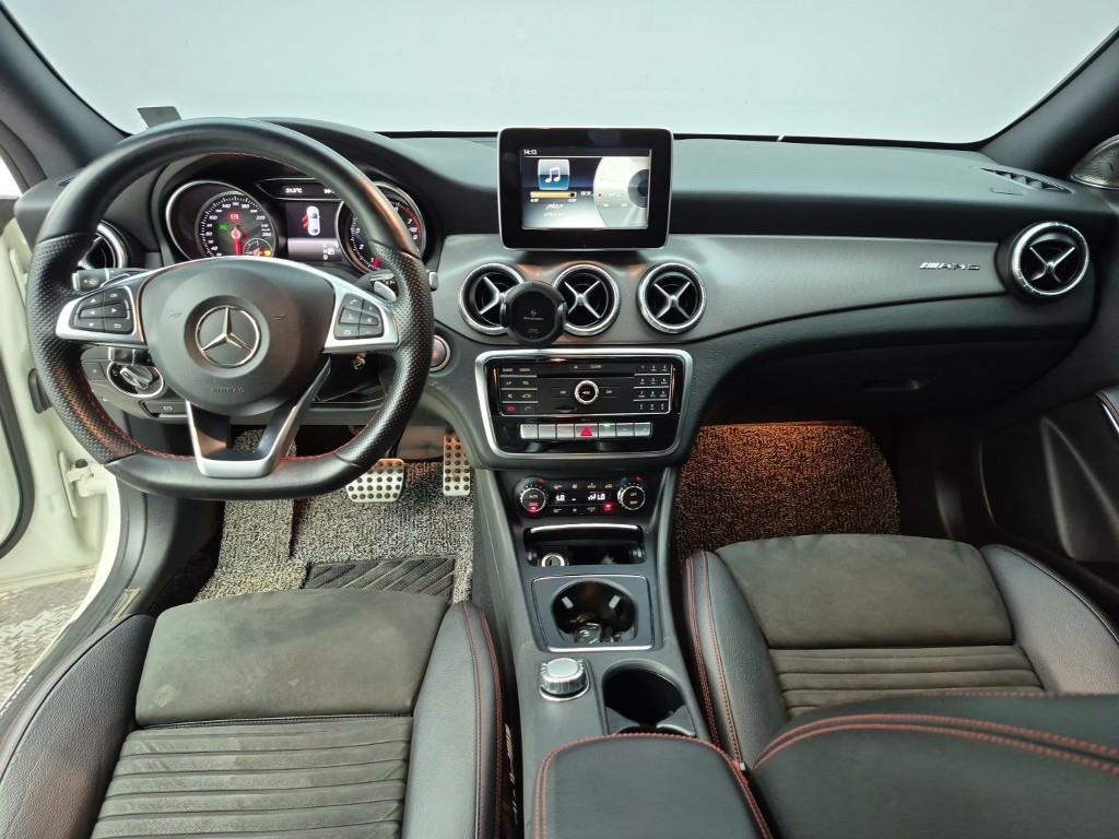 Mercedes Benz CLA Class - Vista 5
