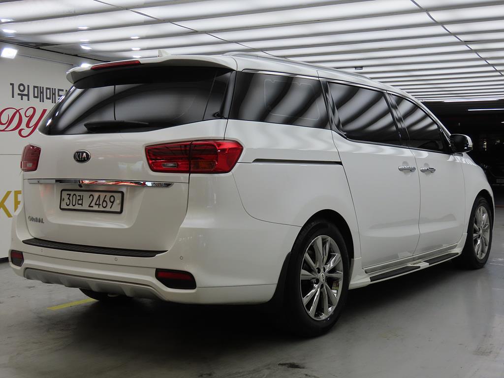 KIA Carnival - Vista 4