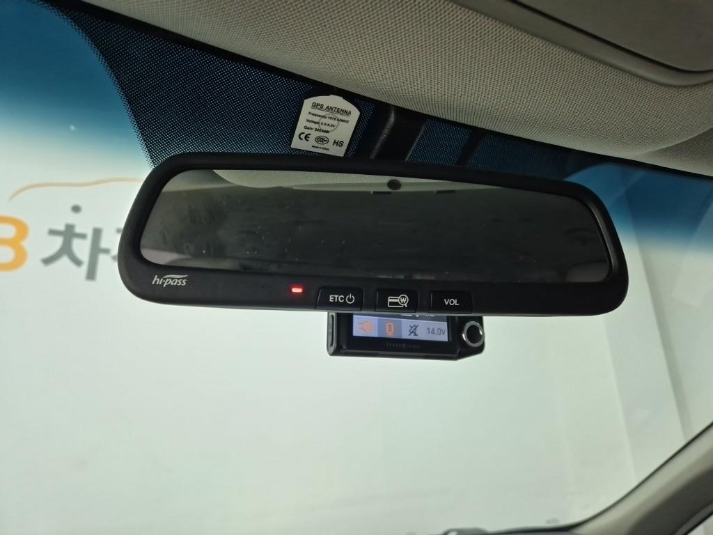 KIA Carnival - Vista 9