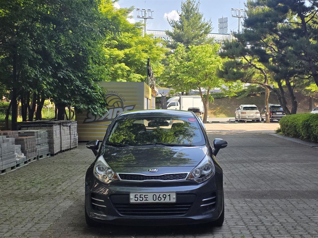 KIA Pride 2016 Gris - Importación desde Corea - HF Imports Iquique - Foto 1