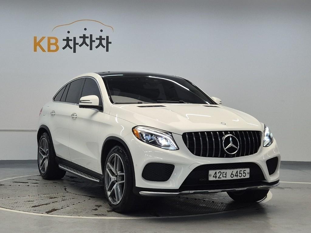 Mercedes Benz GLE Class - Vista 4