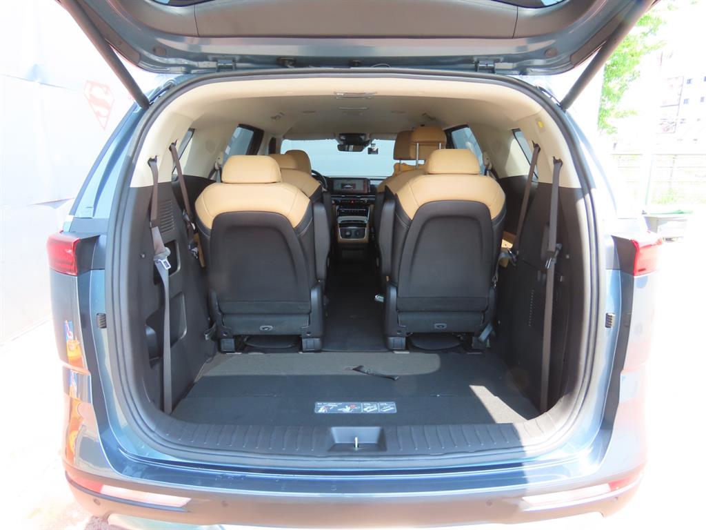 KIA Carnival - Vista 9