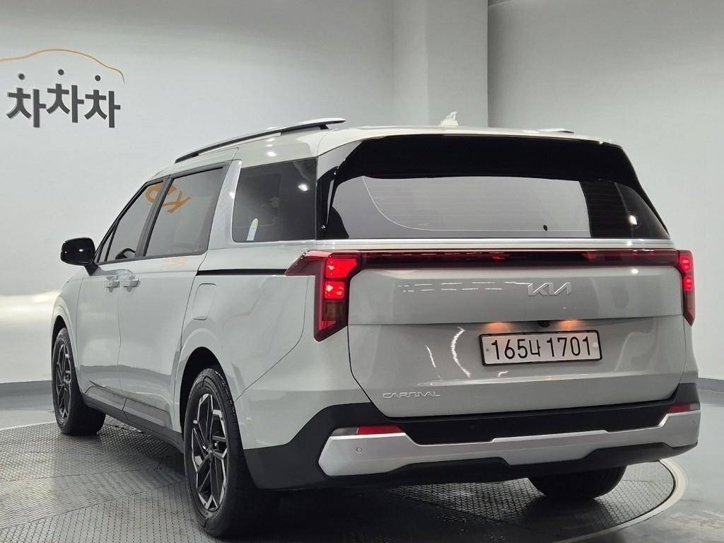 KIA Carnival - Vista 2