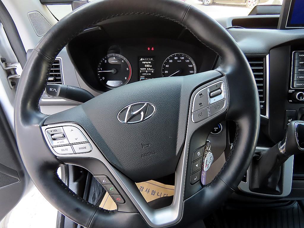 HYUNDAI Solati - Vista 9
