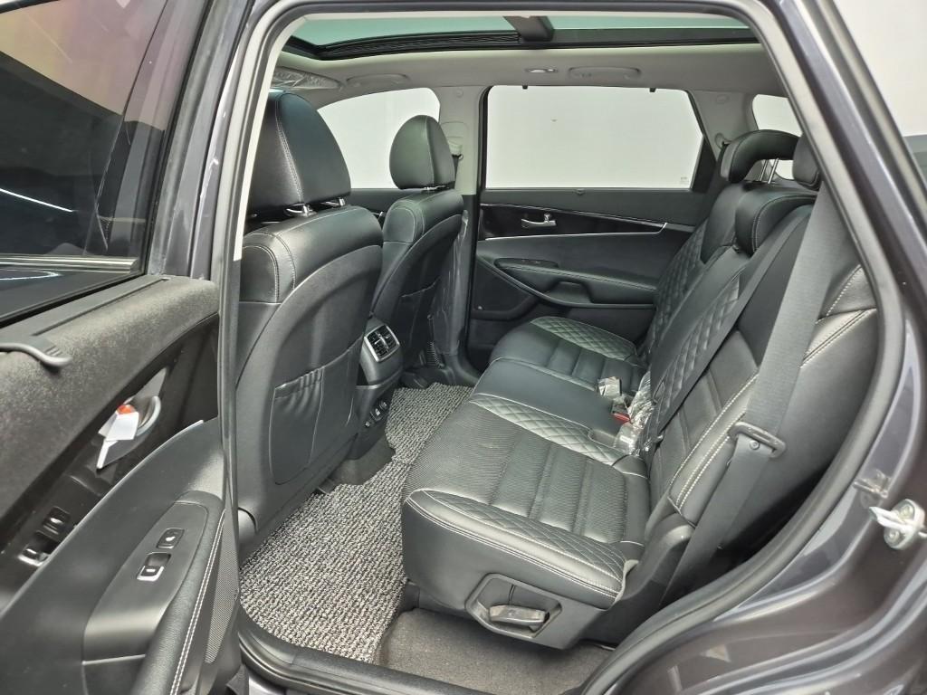 KIA Sorento - Vista 12
