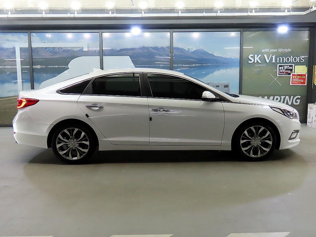 HYUNDAI Sonata - Vista 3
