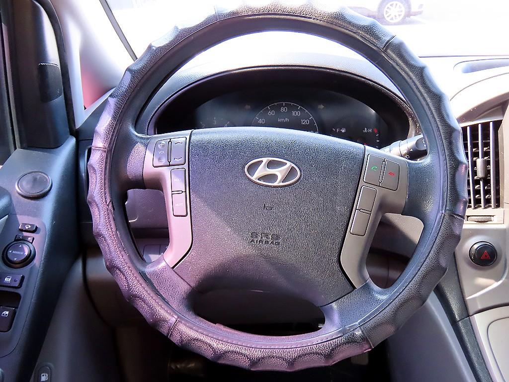 HYUNDAI Starex - Vista 8