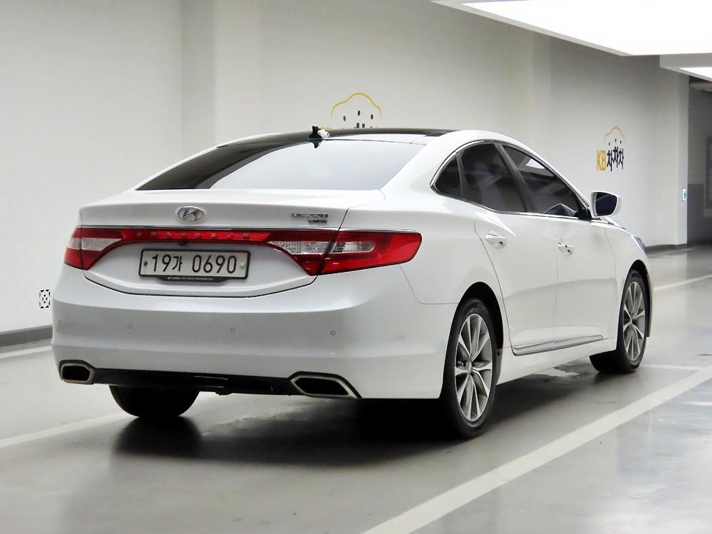 HYUNDAI Grandeur - Vista 4
