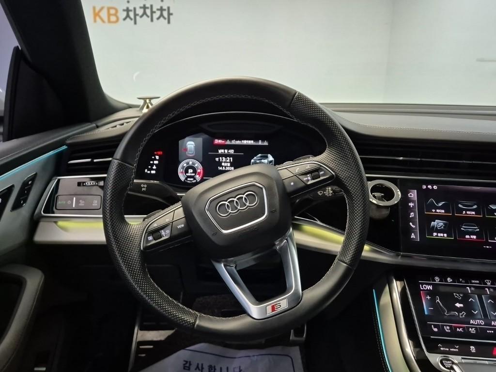 Audi Q8 - Vista 6