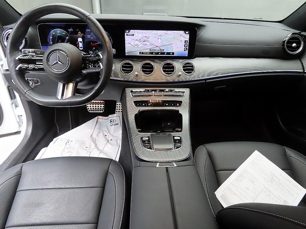 Mercedes Benz E class - Vista 7