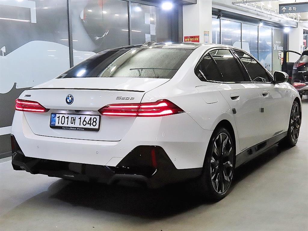 BMW 5 Series - Vista 4