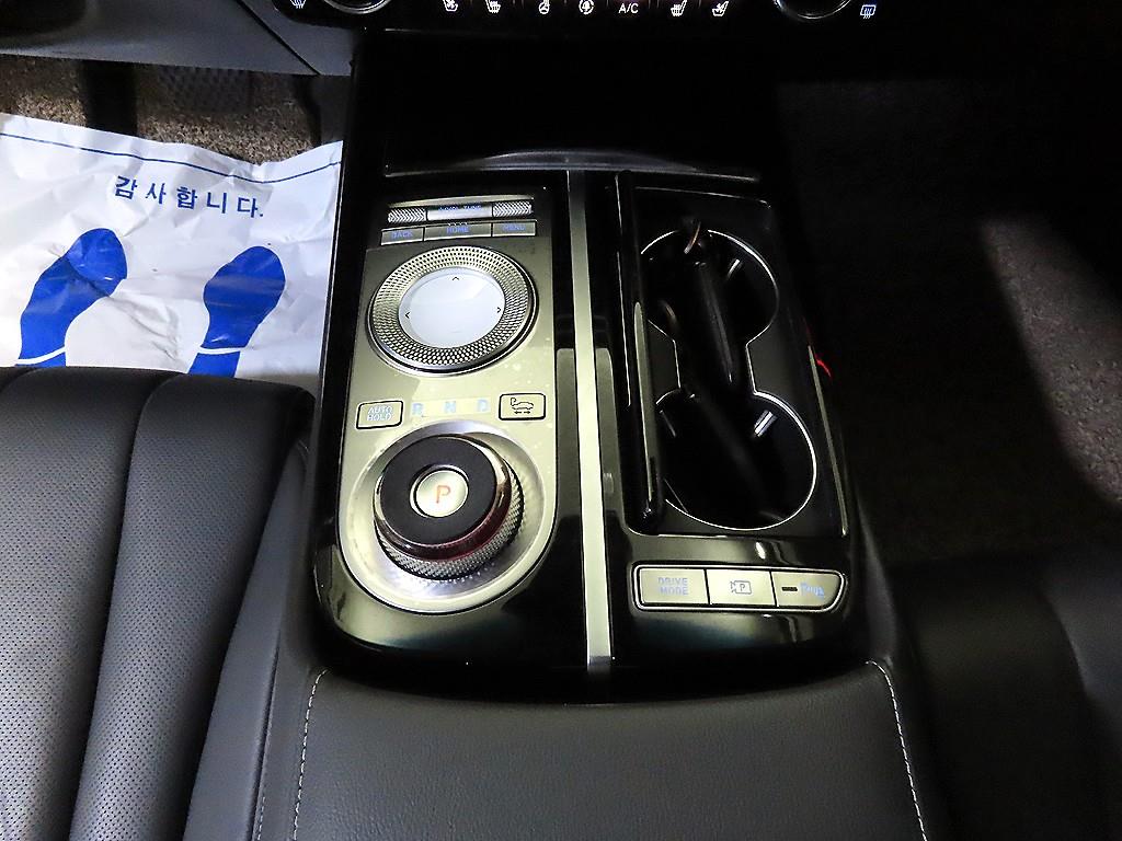 Genesis G80 - Vista 12
