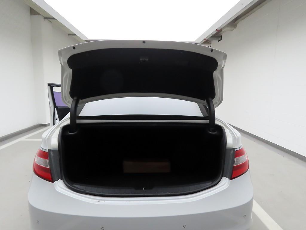 HYUNDAI Grandeur - Vista 5