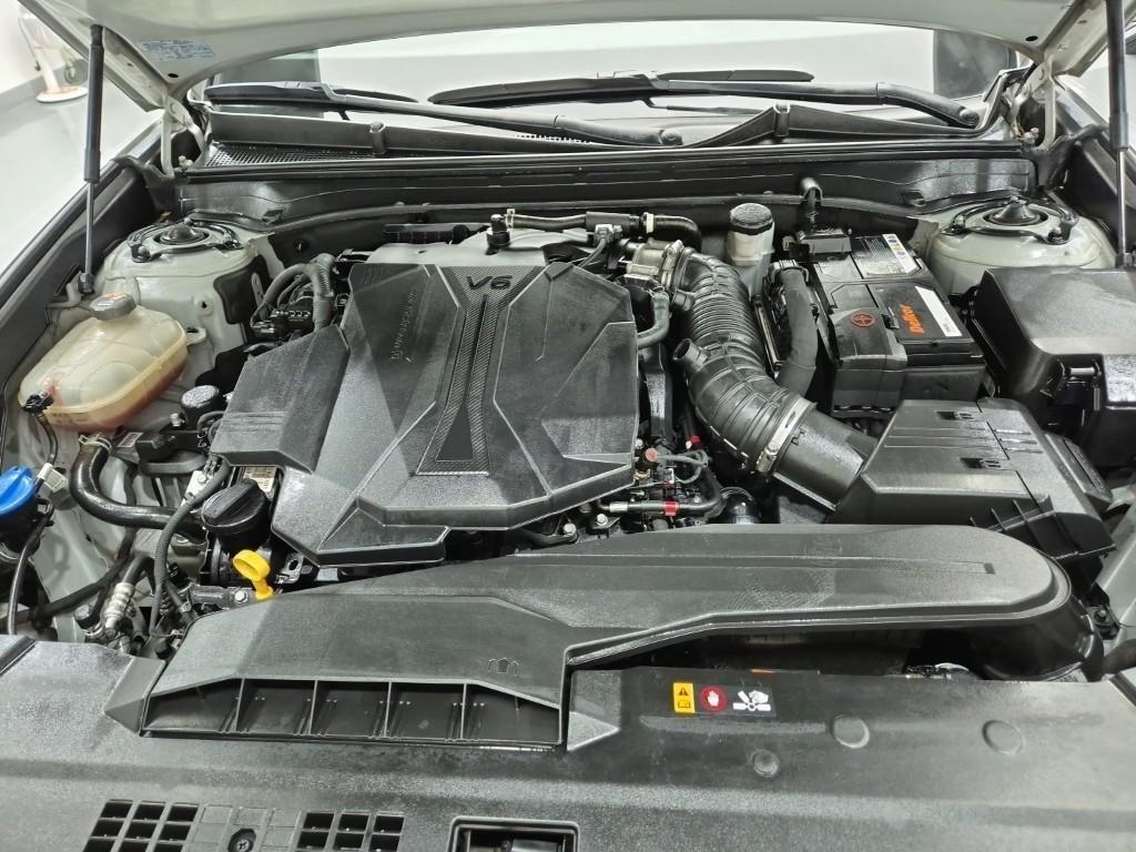 HYUNDAI Grandeur - Vista 5