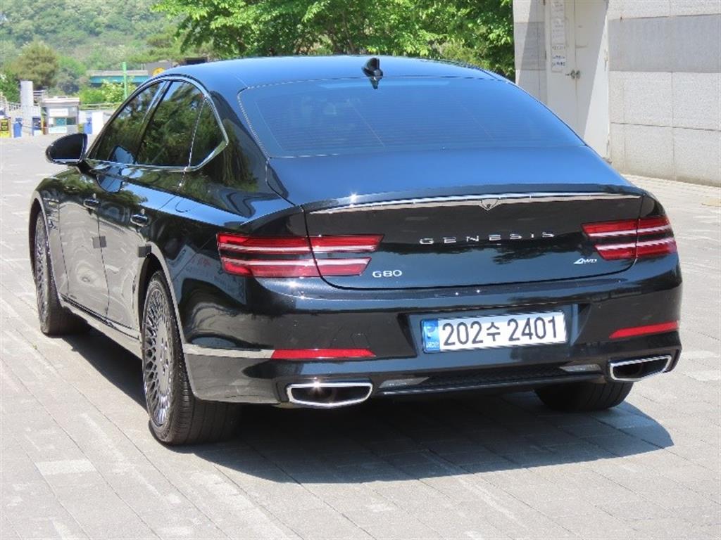 Genesis G80 - Vista 7
