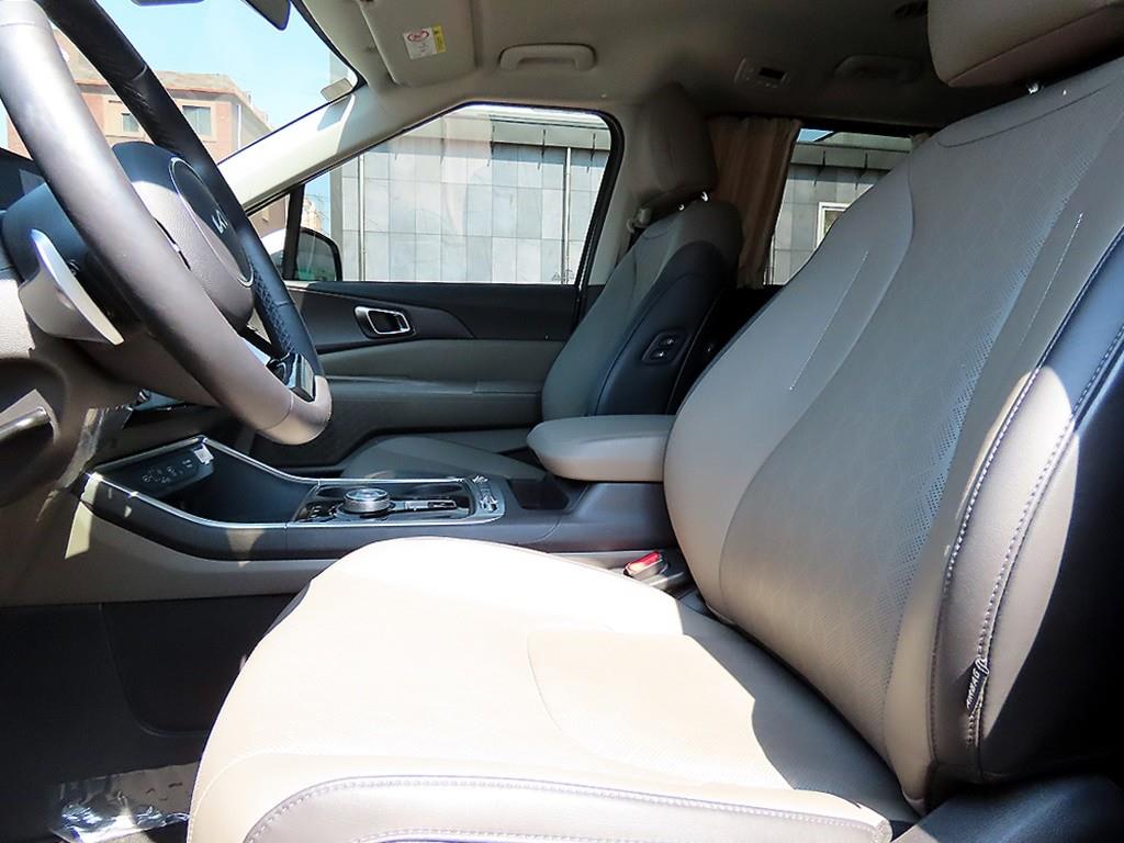 KIA Carnival - Vista 5