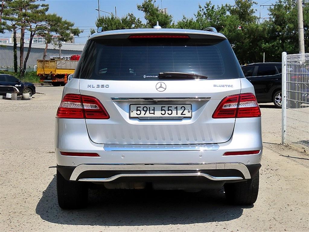 Mercedes Benz M Class - Vista 4
