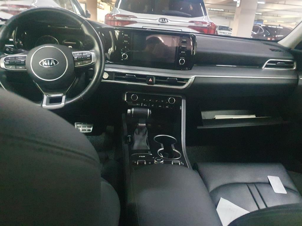 KIA K5 - Vista 9