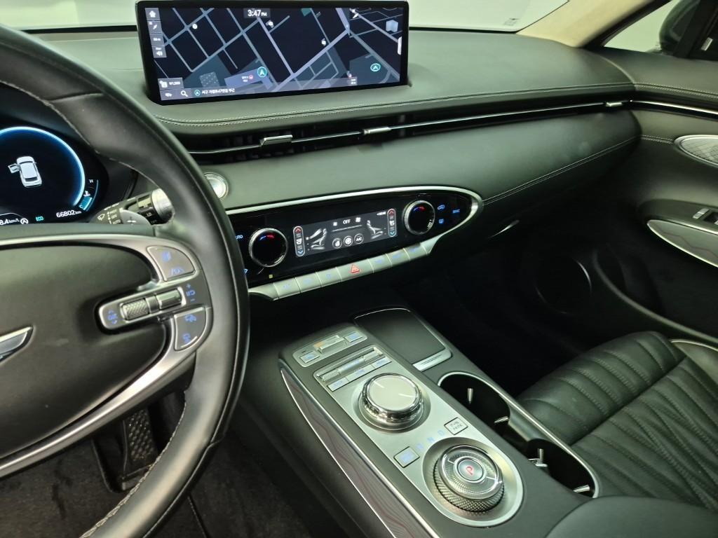 Genesis GV70 - Vista 10