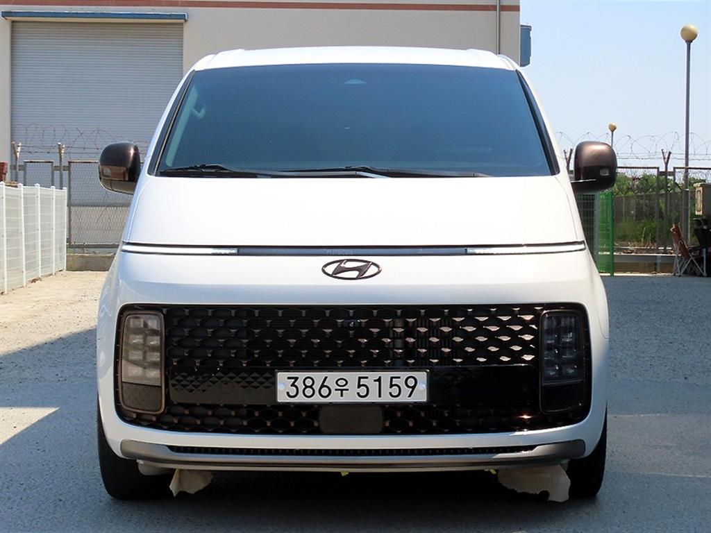 HYUNDAI Staria - Vista 2