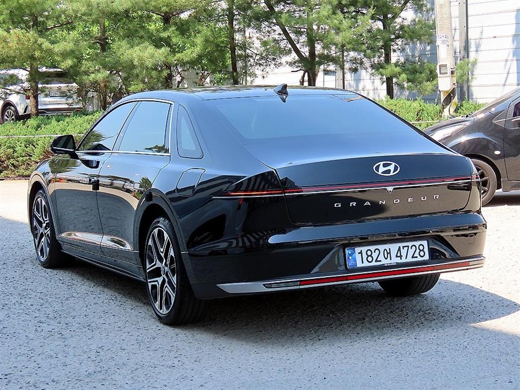 HYUNDAI Grandeur - Vista 3