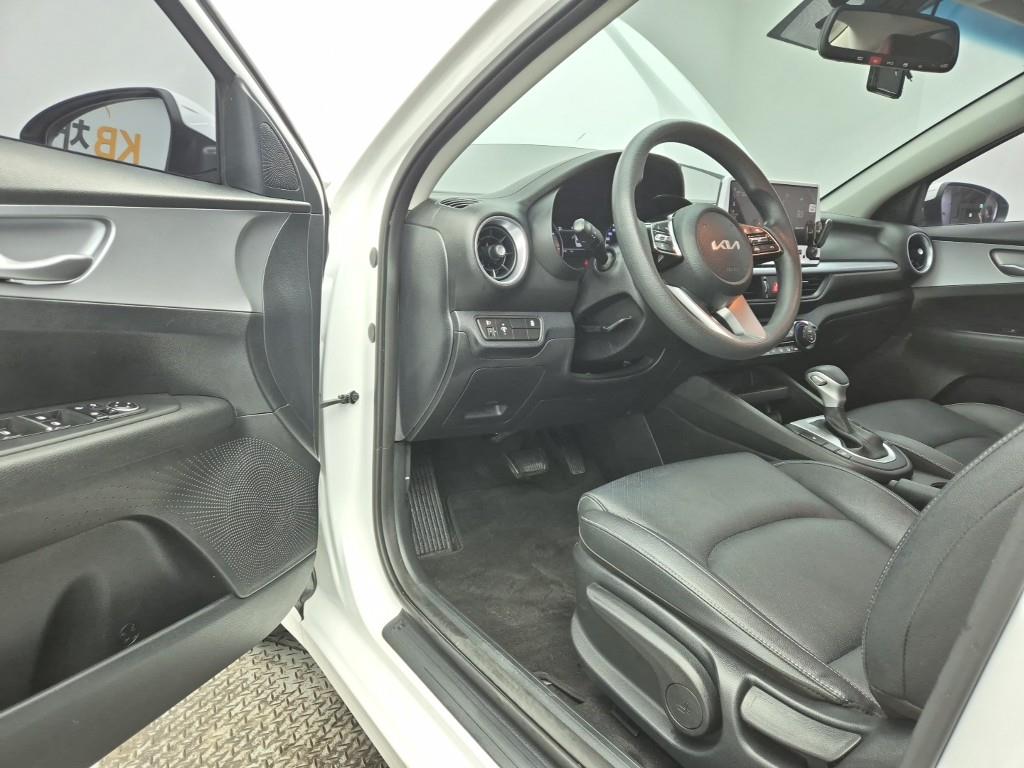 KIA K3 2022 Blanco - Importación desde Corea - HF Imports Iquique - Foto 18