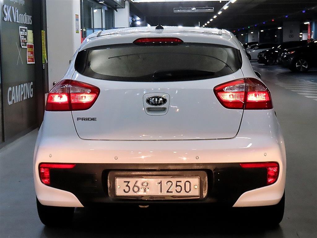 KIA Pride - Vista 5
