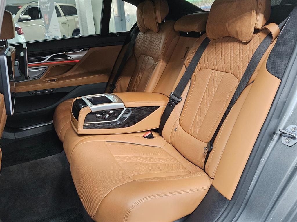 BMW 7 Series 2018 Gris - Importación desde Corea - HF Imports Iquique - Foto 16