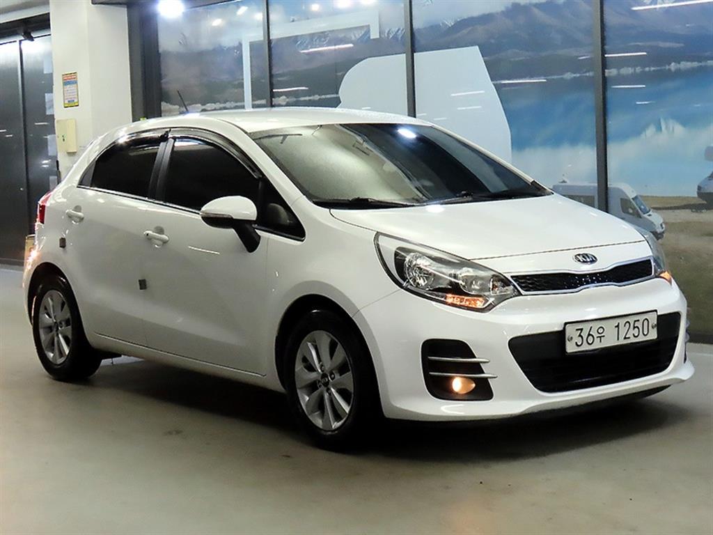 KIA Pride 2015 Blanco - Importación desde Corea - HF Imports Iquique - Foto 1