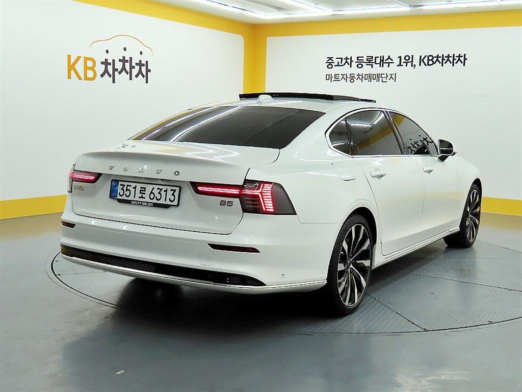 Volvo S90 - Vista 4