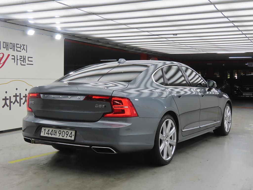 Volvo S90 - Vista 4