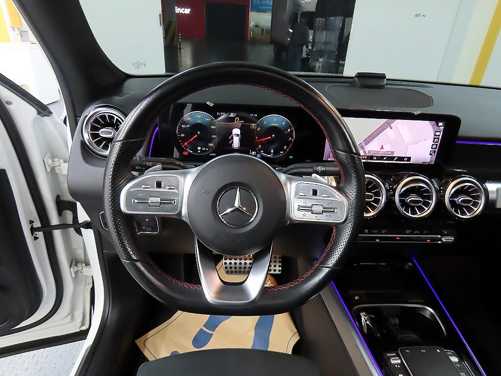 Mercedes Benz GLB Class - Vista 9