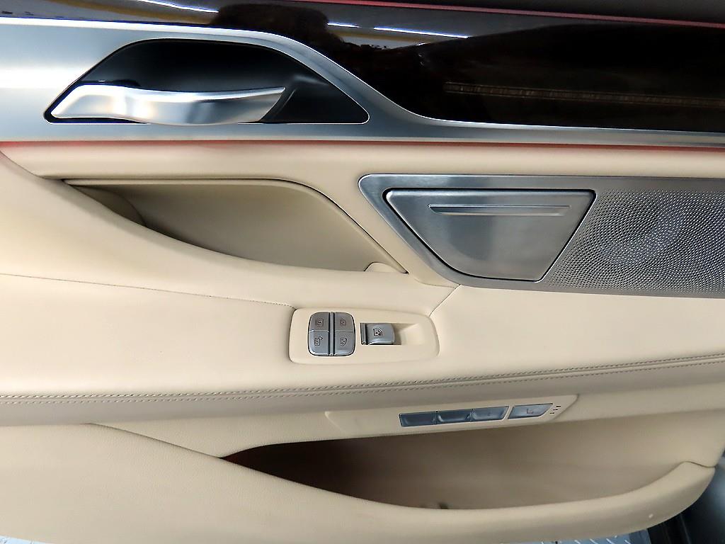 BMW 7 Series - Vista 12