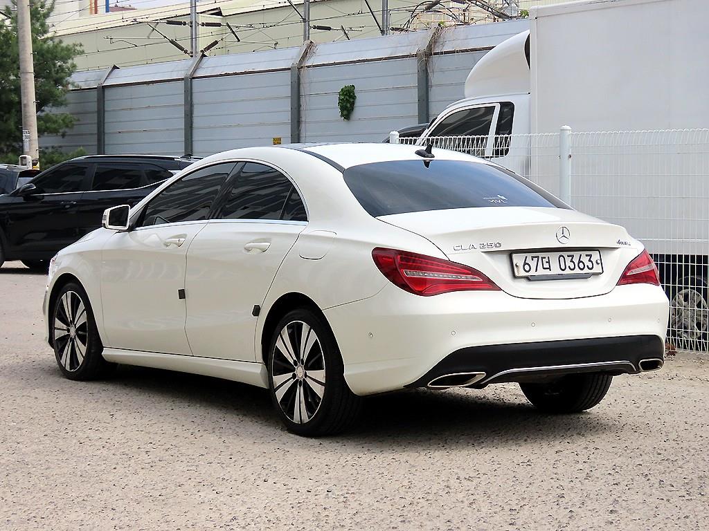Mercedes Benz CLA Class - Vista 3