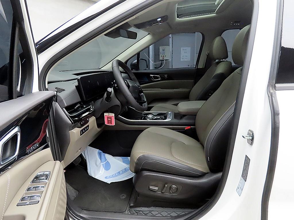 KIA Carnival - Vista 5